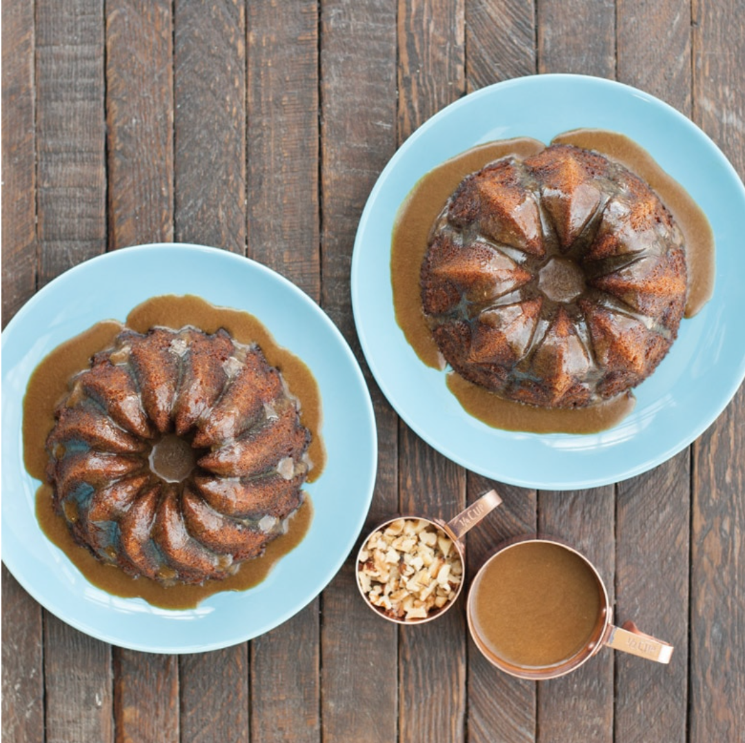 Nordic Ware Cast Aluminum Fleur de Lis Bundt with Cake Keeper