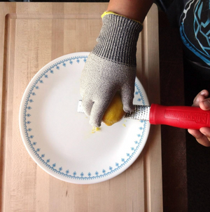 Microplane Kids Cut Resistant Glove